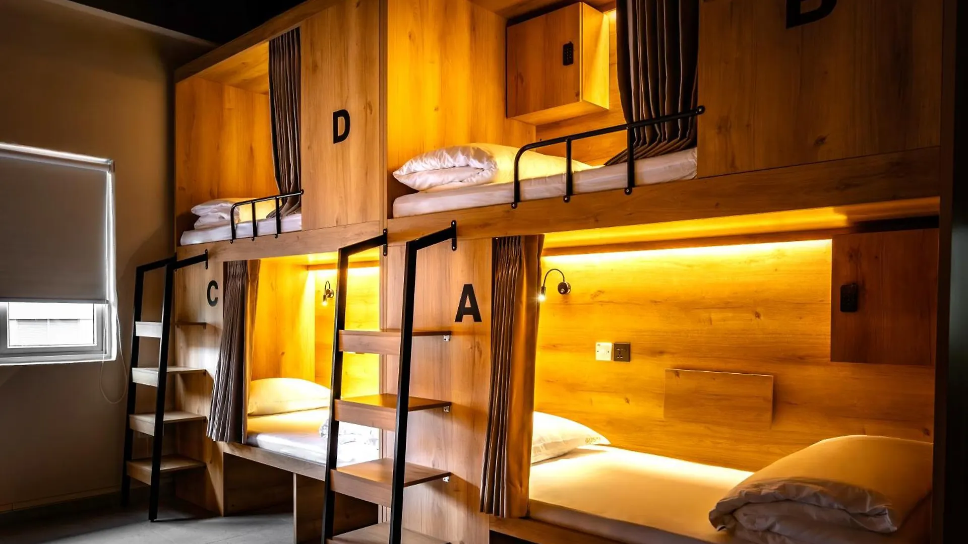 אכסניה Gusti Bed & Breakfast סינגפור סינגפור